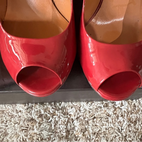 GUCCI Vernice Crystal New Raspberry Patton Leather Peep Toe Heels - EUC - Picture 4 of 12